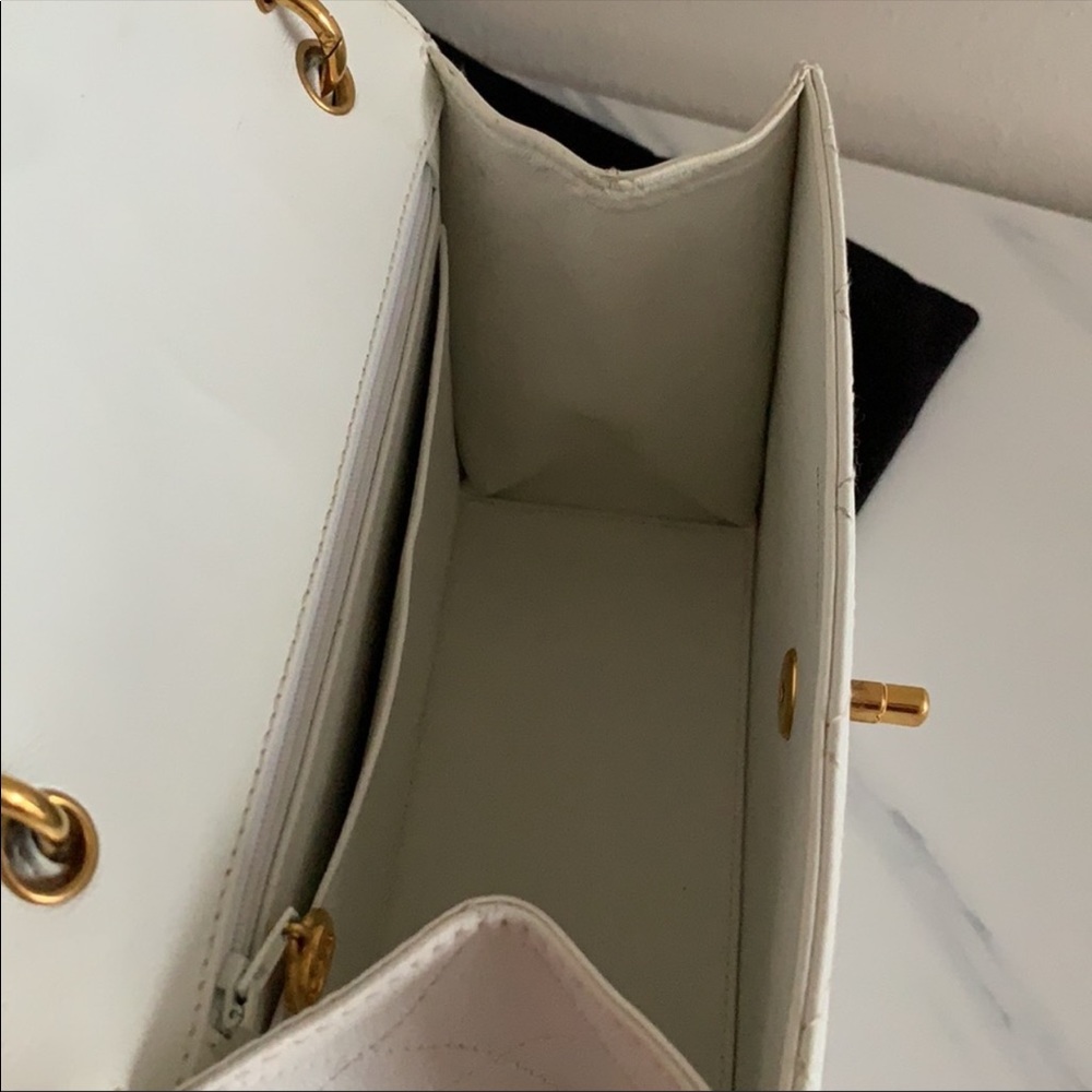 Chanel - Picture 9 of 11